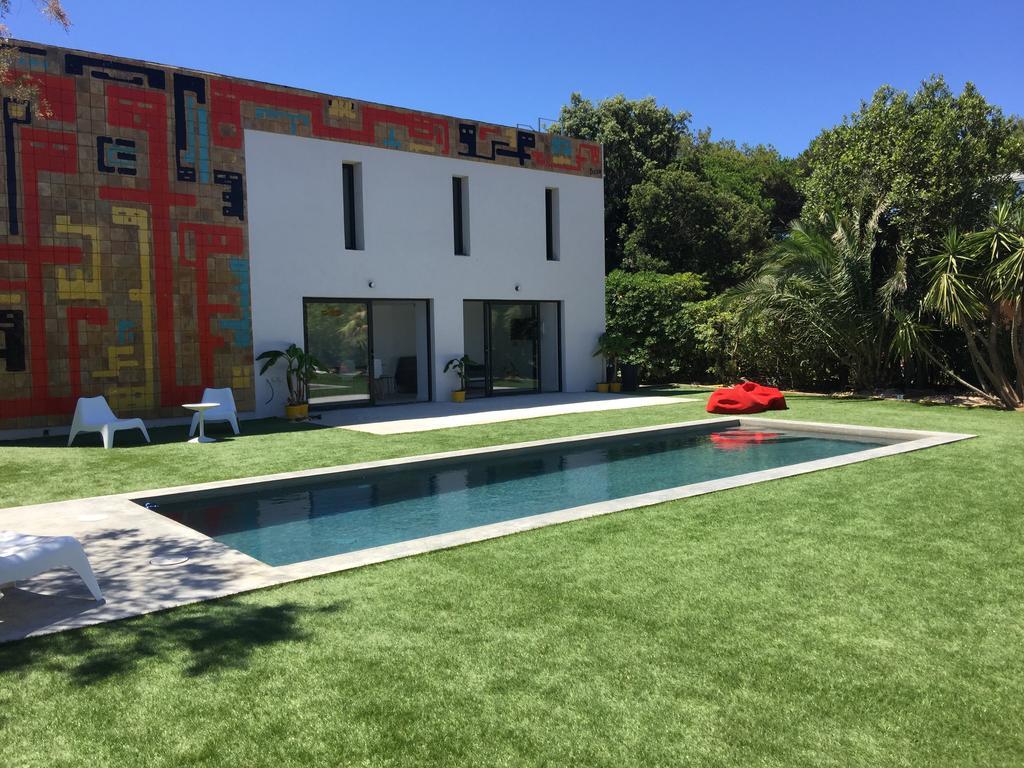 Le Cube Hotel Design A Hyeres Plage Avec Piscine Et Cuisine Eksteriør billede